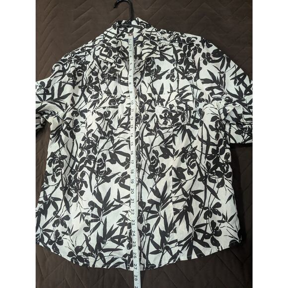 Women's black & white roll tab sleeve collared button up linen shirt plus size - Picture 7 of 9